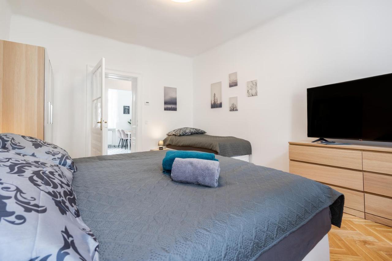 revLIVING Primus und Secundus Eggenburg - Garten - Netflix - Disney Plus - Nespresso Exterior foto