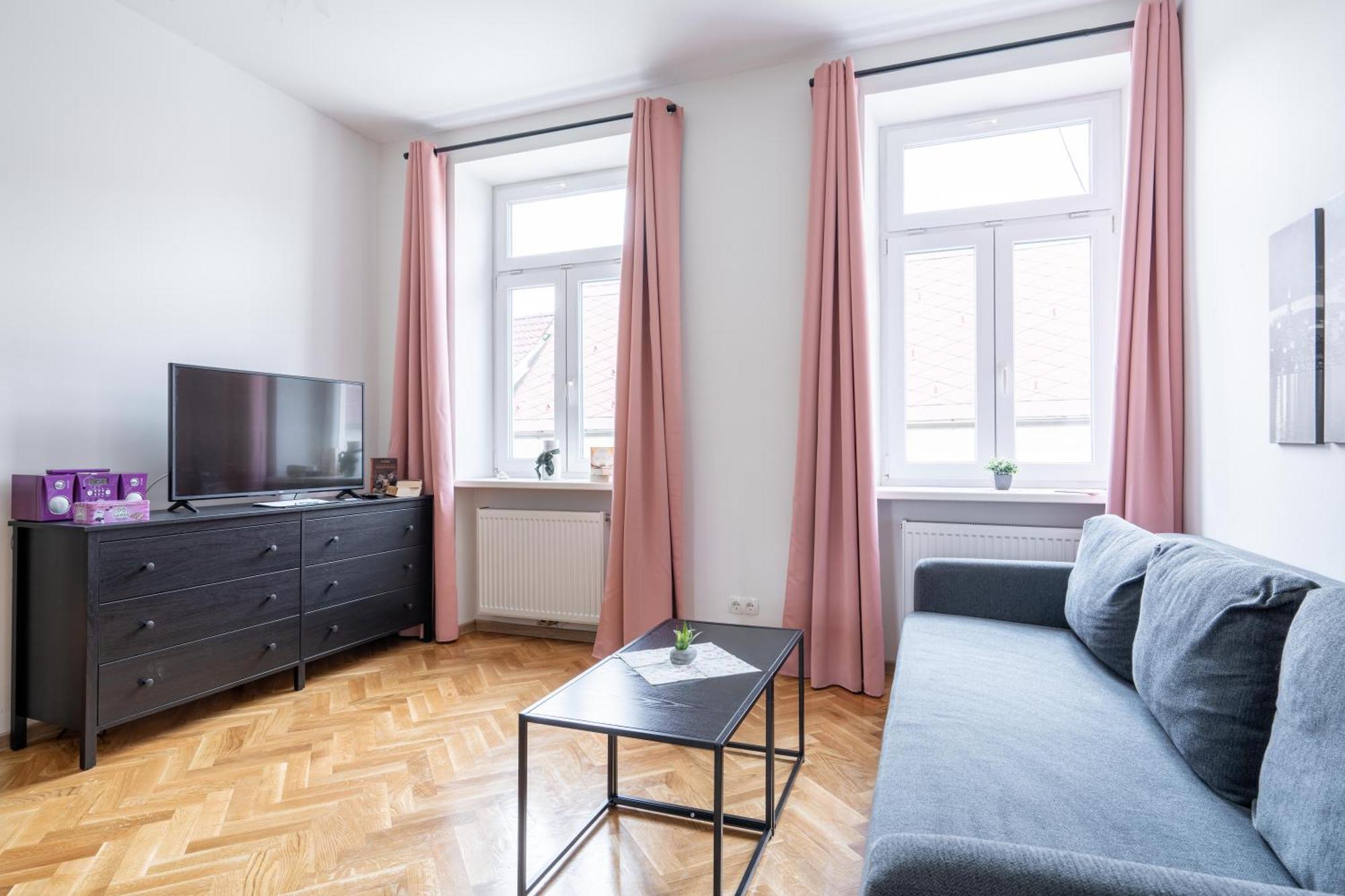 revLIVING Primus und Secundus Eggenburg - Garten - Netflix - Disney Plus - Nespresso Exterior foto