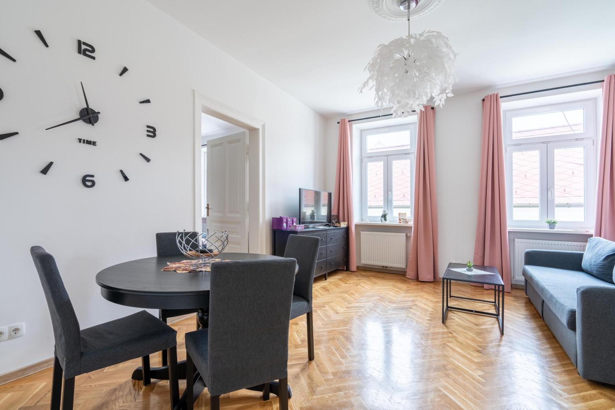 revLIVING Primus und Secundus Eggenburg - Garten - Netflix - Disney Plus - Nespresso Exterior foto