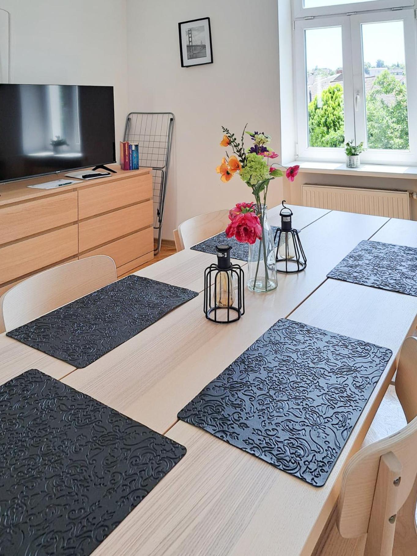 revLIVING Primus und Secundus Eggenburg - Garten - Netflix - Disney Plus - Nespresso Exterior foto