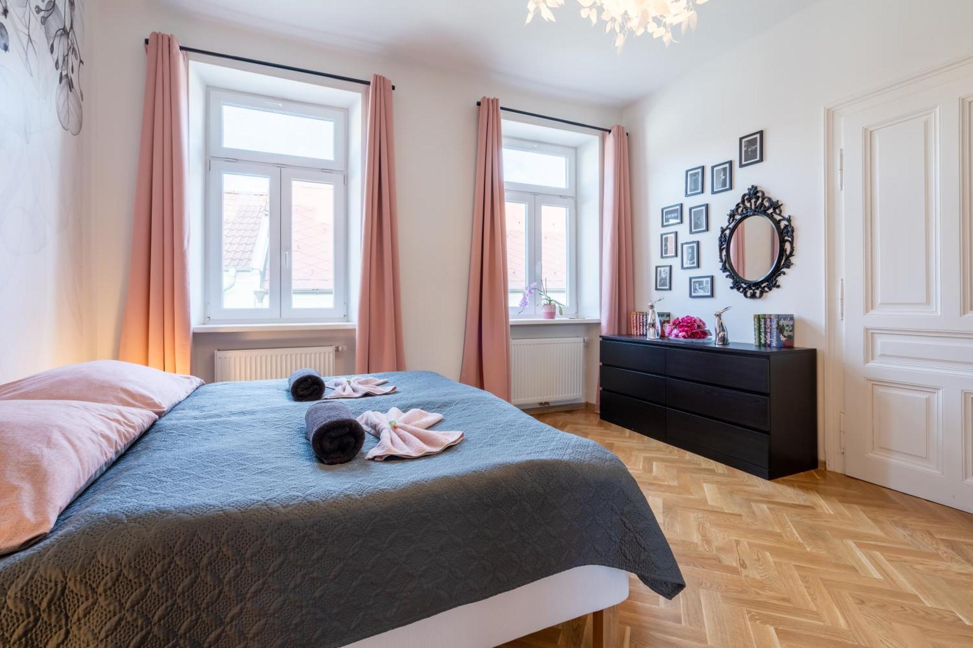 revLIVING Primus und Secundus Eggenburg - Garten - Netflix - Disney Plus - Nespresso Exterior foto