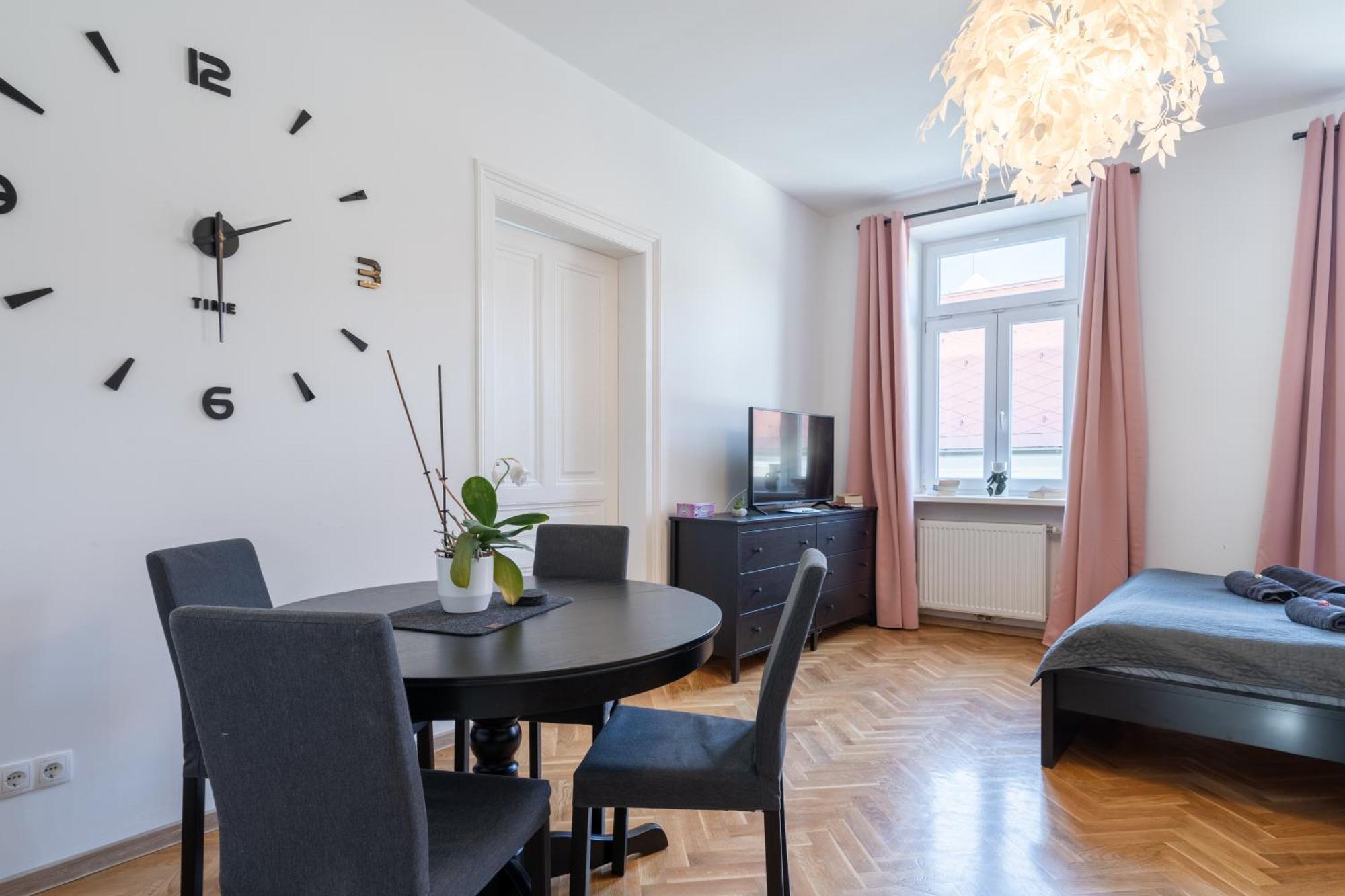 revLIVING Primus und Secundus Eggenburg - Garten - Netflix - Disney Plus - Nespresso Exterior foto
