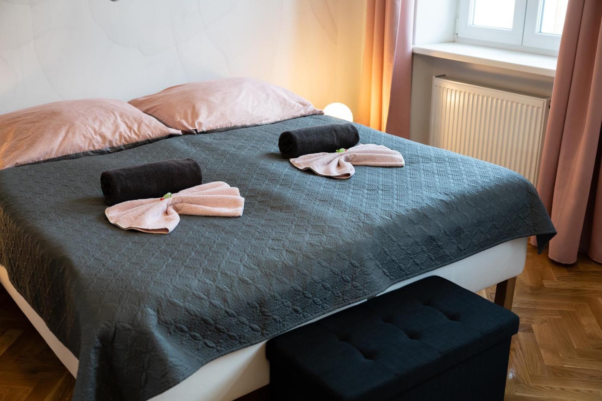 revLIVING Primus und Secundus Eggenburg - Garten - Netflix - Disney Plus - Nespresso Exterior foto